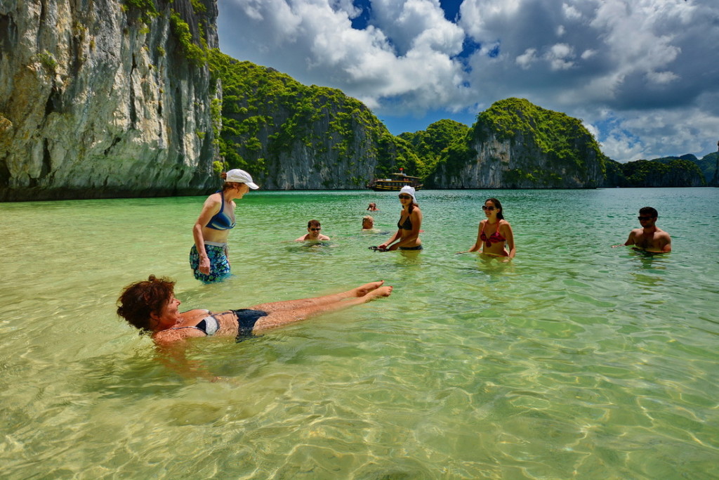 halong bay beach party